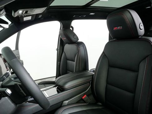 New 2026 Chevrolet Traverse Z71 w/ Driver Confidence Package image 5