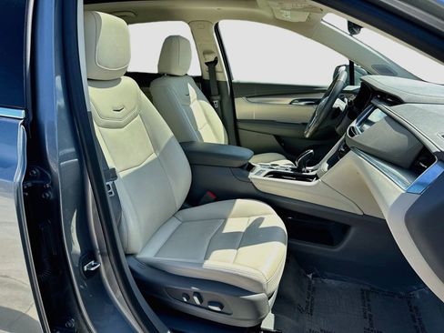 Used 2020 Cadillac XT5 Premium Luxury w/ LPO, Floor Liner Package FWD image 35