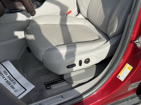Used 2019 GMC Acadia SLT AWD/4WD image 14