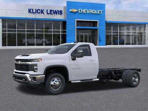 New 2026 Chevrolet Silverado 3500 LT w/ Snow Plow Prep Package image 2