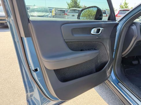 Certified 2023 Volvo XC40 Recharge Core AWD/4WD image 9