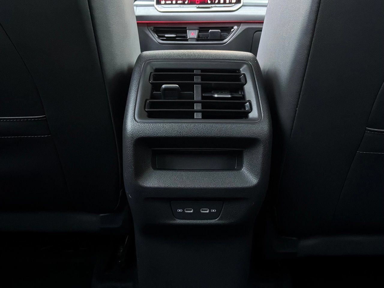 Used 2026 Volkswagen Tiguan SE FWD image 15
