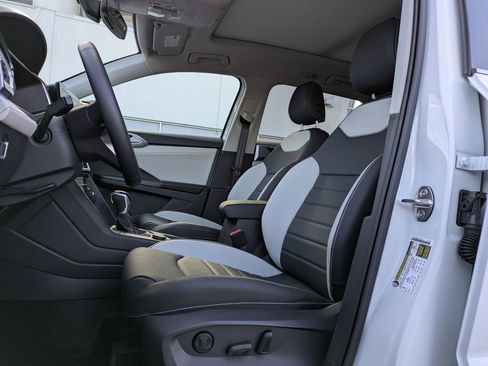 New 2026 Volkswagen Taos SEL AWD/4WD image 2