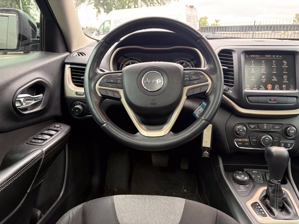 Used 2014 Jeep Cherokee Latitude w/ Trailer Tow Group AWD/4WD image 6