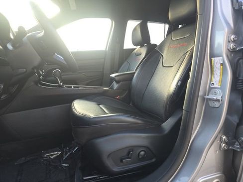 Certified 2023 Jeep Compass Trailhawk w/ Trailhawk Elite Group image 9