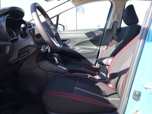 Used 2025 Nissan Versa SR w/ Trunk Package image 9