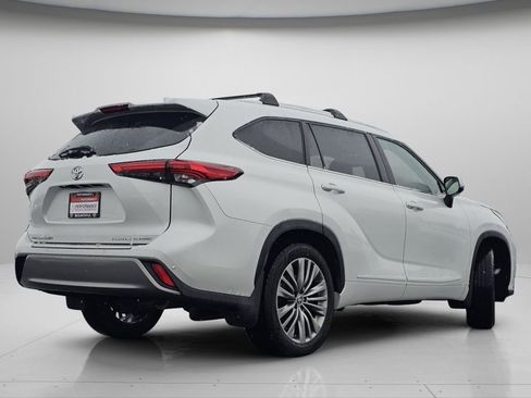Used 2022 Toyota Highlander Platinum image 27