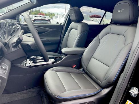 New 2026 Buick Envista Sport Touring w/ Convenience I Package FWD image 17
