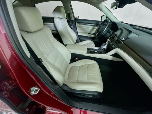 Used 2018 Honda Accord Touring image 30