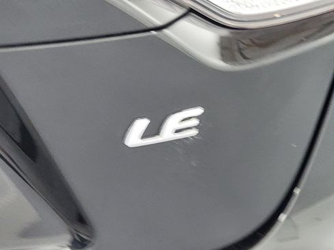 Used 2022 Toyota Corolla LE FWD image 10