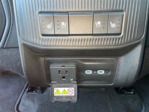 Used 2025 Jeep Wagoneer Launch Edition w/ Trailer Tow Group image 48