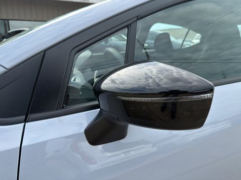 Used 2025 Nissan Versa SR w/ Trunk Package FWD image 10