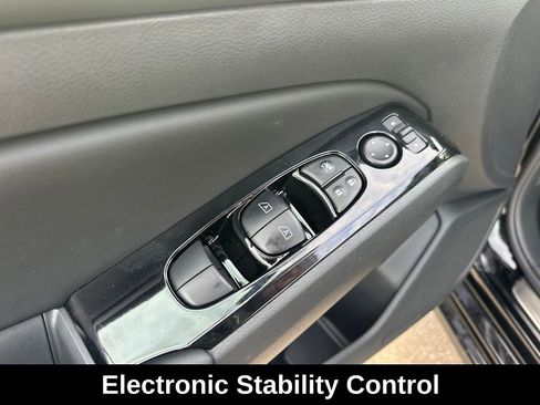 Used 2025 Nissan Altima 2.5 SR image 28