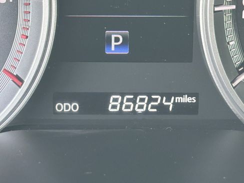 Certified 2018 Toyota Land Cruiser image 26