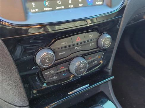Used 2022 Chrysler 300 S image 21