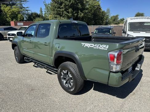 Used 2021 Toyota Tacoma TRD Off-Road w/ Technology Package AWD/4WD image 6