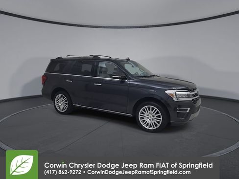 Used 2024 Ford Expedition Limited AWD/4WD image 2