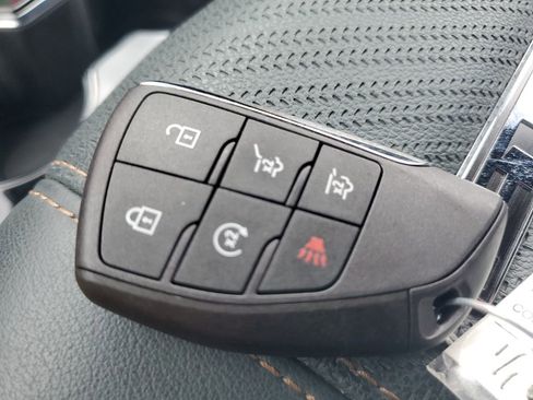 Used 2025 GMC Yukon AT4 w/ AT4 Premium Package AWD/4WD image 29