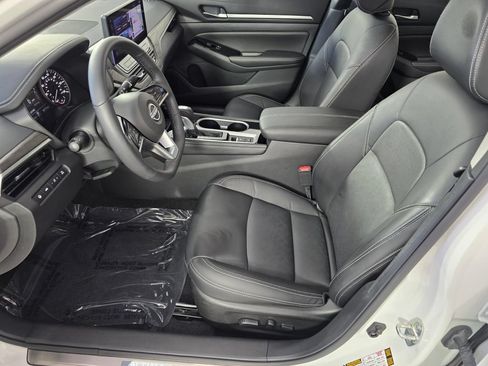 Used 2024 Nissan Altima 2.5 SL FWD image 9