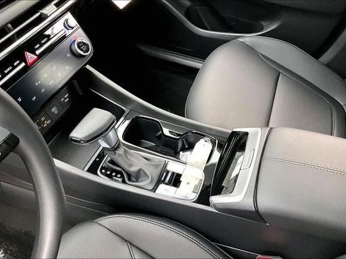 Used 2025 Hyundai Santa Cruz SEL image 9