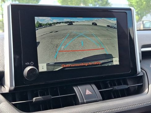 Used 2025 Toyota RAV4 XLE FWD image 17