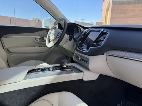 Used 2024 Volvo XC90 B6 Plus w/ Protection Package AWD/4WD image 43