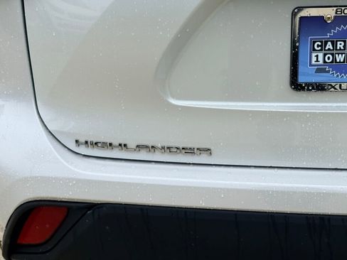 Used 2023 Toyota Highlander L image 11