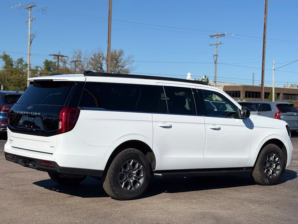 Used 2025 Ford Expedition Max Active AWD/4WD image 39