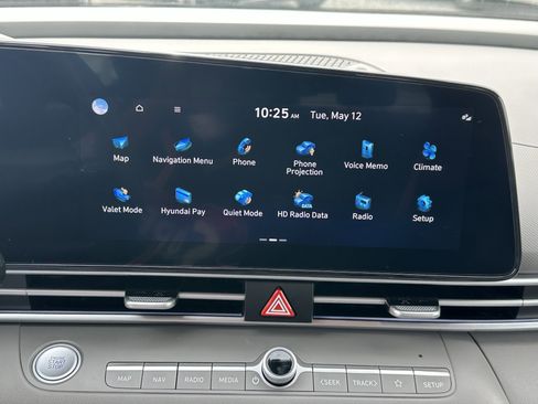 Used 2025 Hyundai Elantra SEL FWD image 27