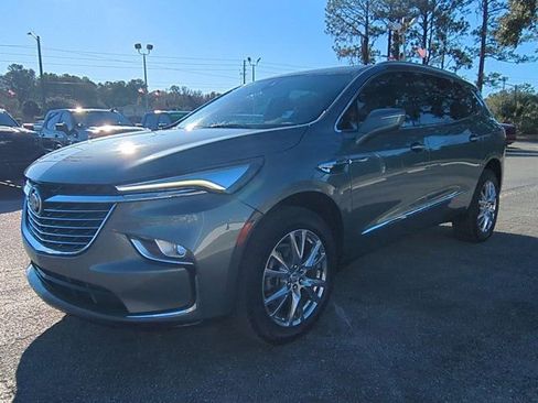 Used 2023 Buick Enclave Essence w/ Experience Buick Package image 8