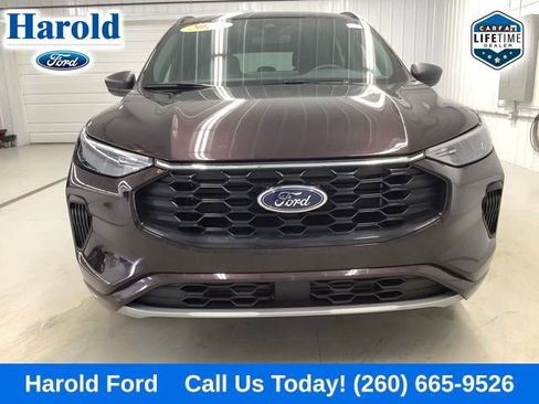 Used 2023 Ford Escape ST-Line w/ Tech Pack #1 AWD/4WD image 2