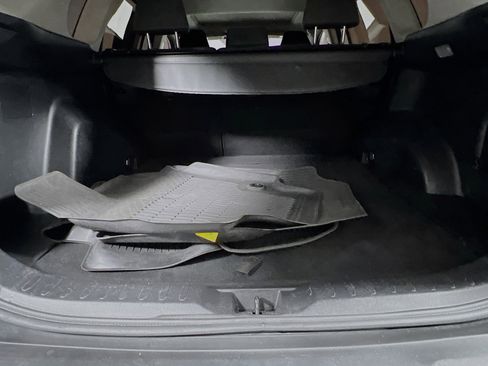 Used 2021 Toyota RAV4 XLE w/ Convenience Package image 34