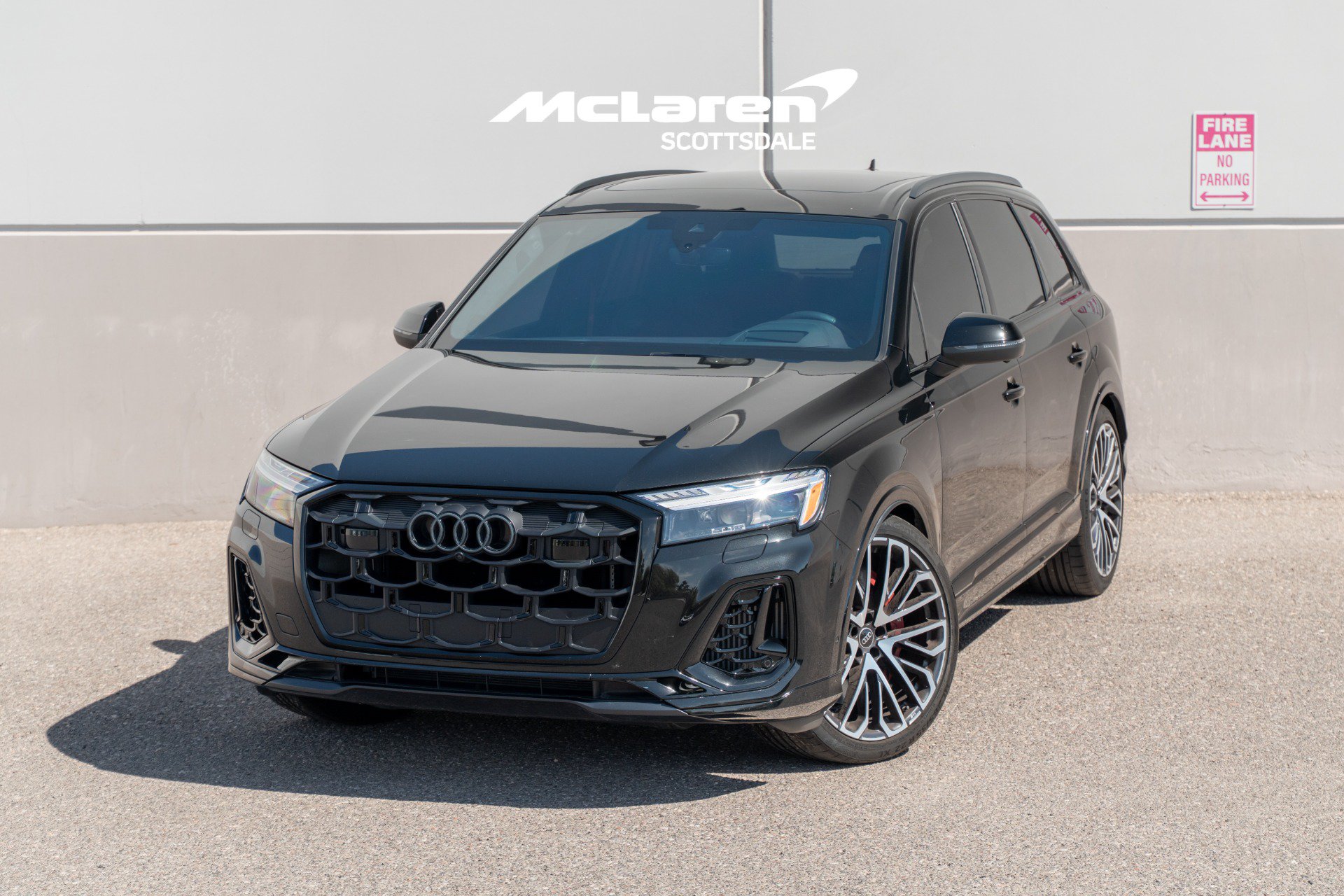 Used 2025 Audi SQ7 Prestige AWD/4WD image 1