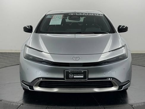 Certified 2025 Toyota Prius Plug-In Hybrid FWD image 6