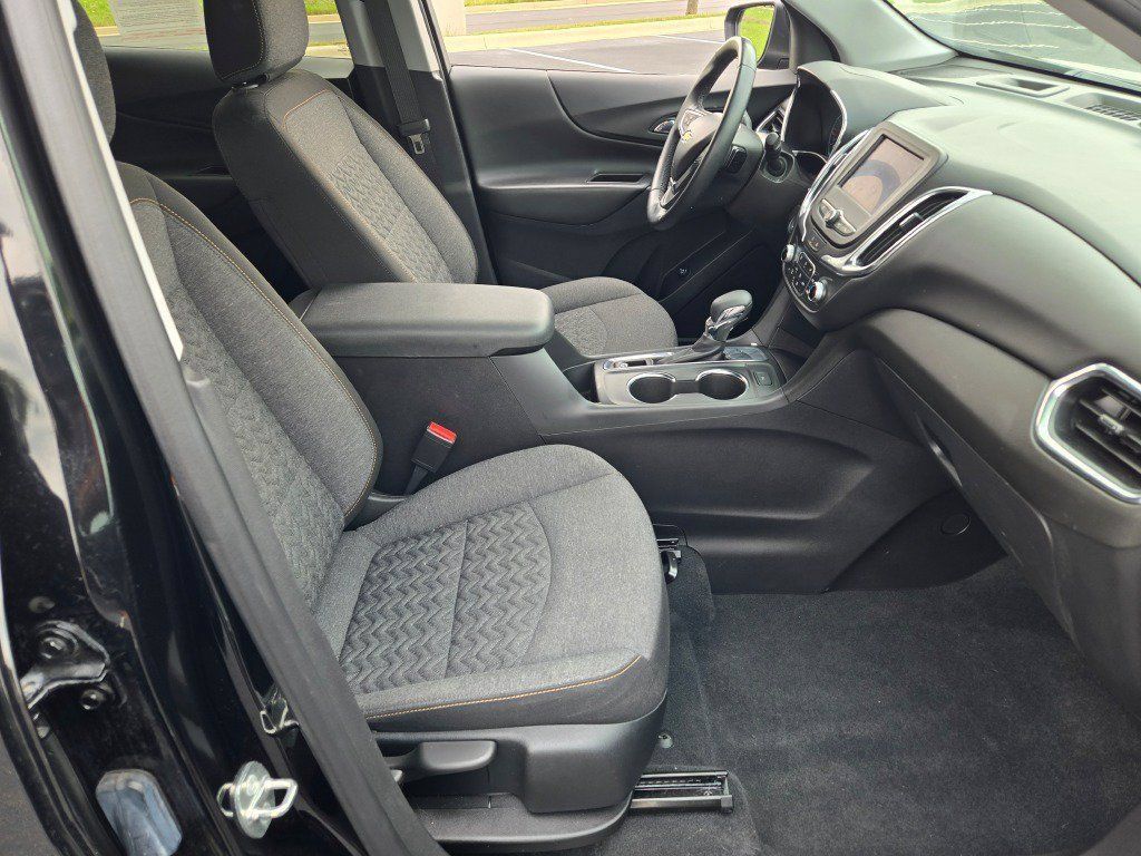 Used 2023 Chevrolet Equinox LT FWD image 5
