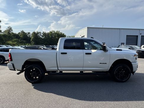 Certified 2025 RAM 2500 Big Horn AWD/4WD image 4