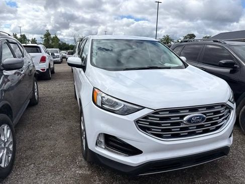 Used 2022 Ford Edge SEL w/ Convenience Package AWD/4WD image 3