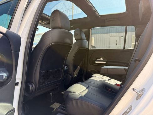 Used 2022 Mercedes-Benz GLB 250 4MATIC image 18