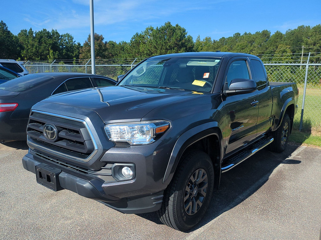 Used 2022 Toyota Tacoma SR5 w/ SR5 Appearance Package (SM) AWD/4WD image 3