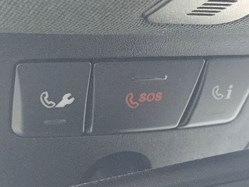 Certified 2019 Mercedes-Benz GLA 250 4MATIC image 7