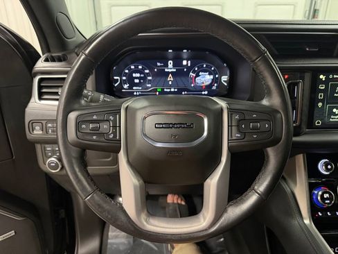 Used 2022 GMC Yukon XL Denali image 45
