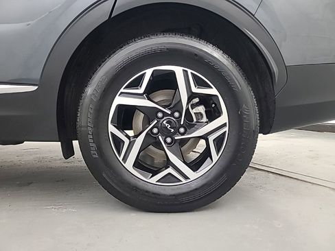 Used 2025 Kia Sportage LX image 10