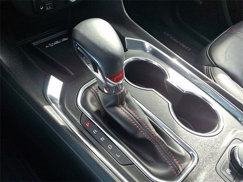 Used 2023 Chevrolet Traverse RS image 16