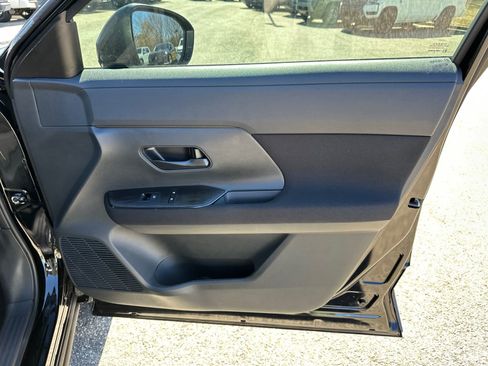 New 2026 Nissan Kicks S image 14