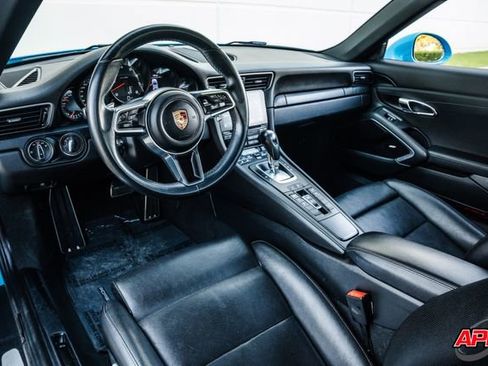 Used 2017 Porsche 911 Carrera image 2