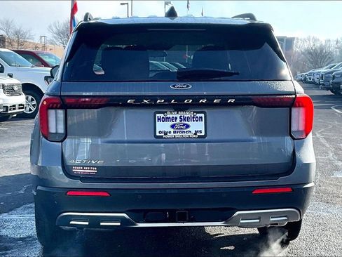 New 2026 Ford Explorer Active w/ Active Comfort Package image 4