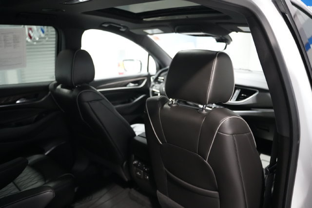 Used 2024 Buick Enclave Avenir w/ Avenir Technology Package AWD/4WD image 22