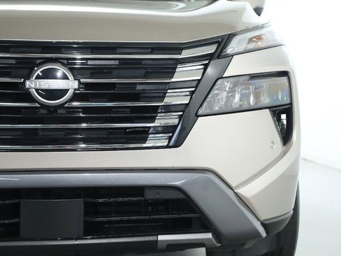 Certified 2024 Nissan Rogue SL image 8