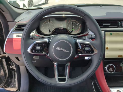 New 2026 Jaguar F-PACE R-Dynamic S image 31