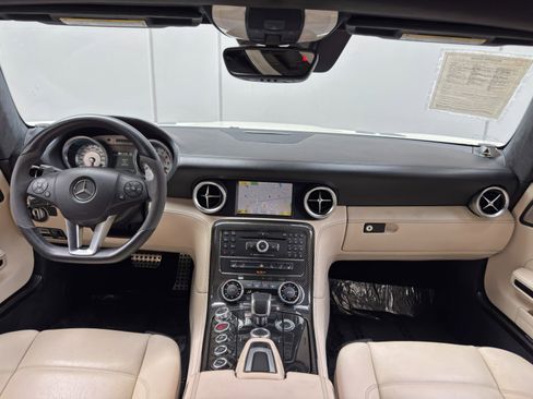 Used 2012 Mercedes-Benz SLS AMG Roadster image 14